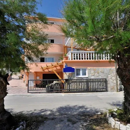 16692a Apartment Slatine